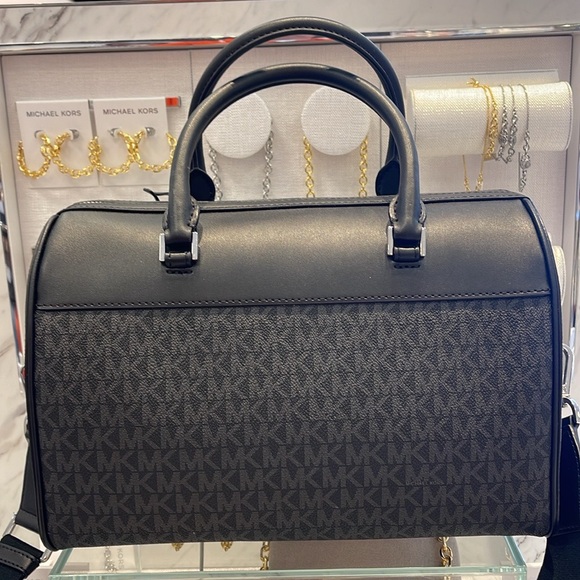 MICHAEL KORS TRAVEL MEDIUM DUFFLE SATCHEL / CROSSBODY BAG BLACK SIGNATURE COLOR - Picture 15 of 16